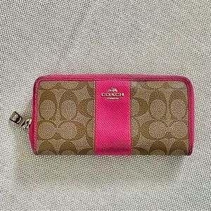 Coach wallet with pink leather detailing